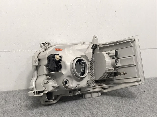ハイエース/レジアスエース 200系/4型/5型/6型/標準/ワイド 純正 右 ヘッドライト ハロゲン レベライザー 刻印71 KOITO 26-131(123182)