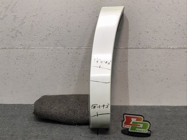 エルグランド　ハイウェイスター／Ｅ５１／純正　右フロントフェンダー／サイドパネル　７６８５２　ＷＬ６００　ＱＸ１（１２３２０５）