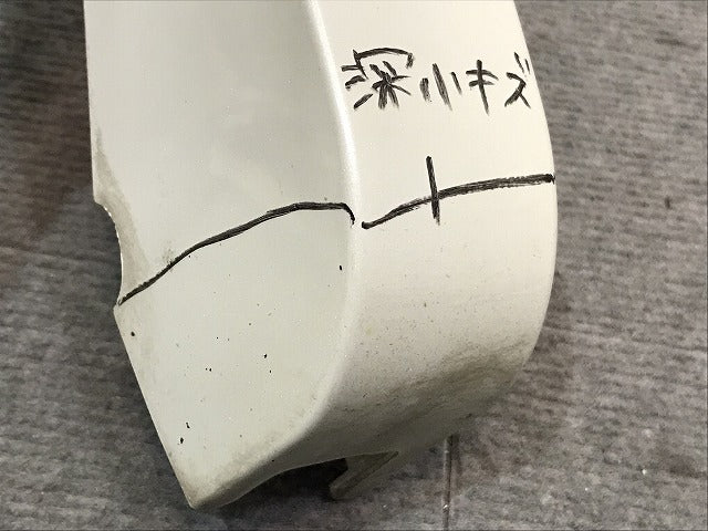 エルグランド　ハイウェイスター／Ｅ５１／純正　右フロントフェンダー／サイドパネル　７６８５２　ＷＬ６００　ＱＸ１（１２３２０５）