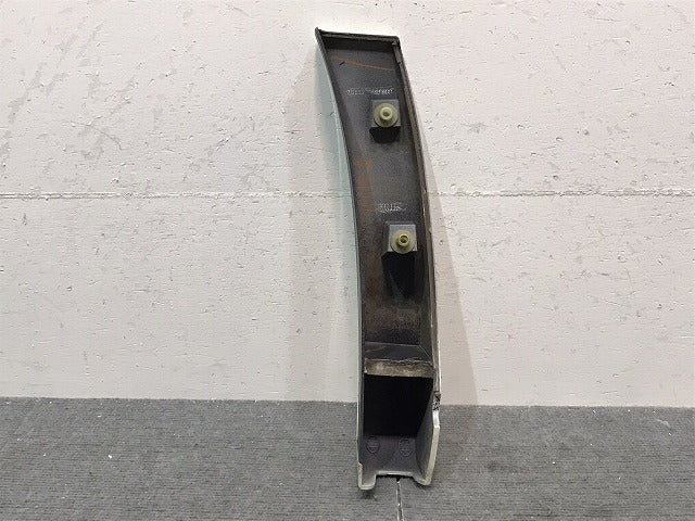 エルグランド　ハイウェイスター／Ｅ５１／純正　右フロントフェンダー／サイドパネル　７６８５２　ＷＬ６００　ＱＸ１（１２３２０５）