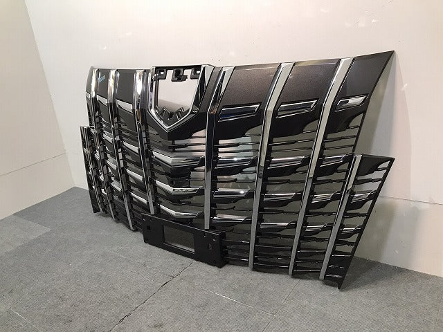 アルファード／Ｓ／ハイブリッド３０系／ＡＧＨ／ＧＧＨ／３０Ｗ／３５Ｗ　純正　フロントグリル　５３１１１－５８４００（１２３２９８）