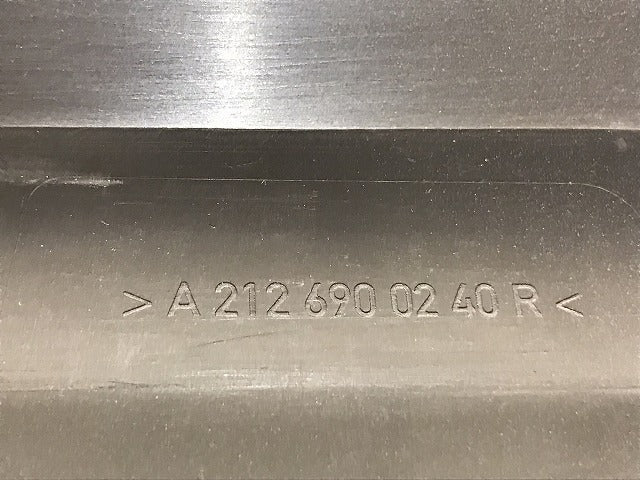 新品!Eクラス W212 純正 右サイドステップ/サイドスカート/A212 690 08 40/A212 690 02 40 メルセデスベンツ(123616)