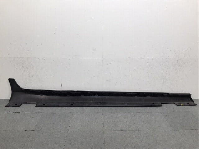 CLSクラス C218/X218 左サイドステップ/サイドスカート A218 690 03 40/A218 690 01 40 メルセデスベンツ(123618)