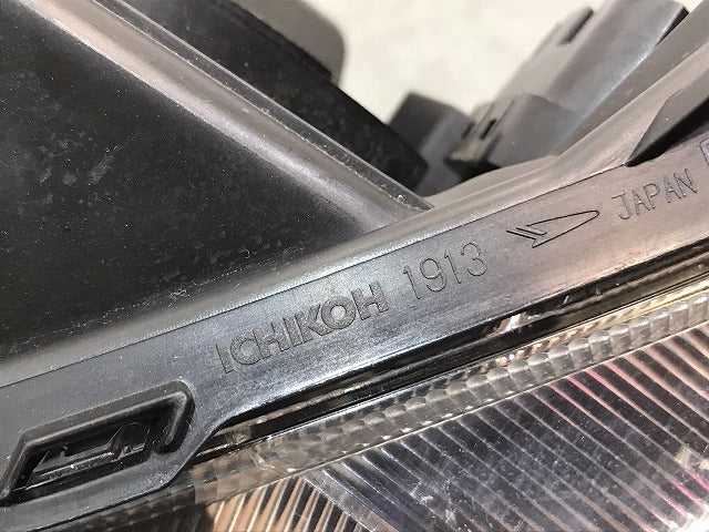ムーヴ LA150S/LA160S 純正 左ヘッドライト/ランプレベライザーLED ICHIKOH 1913 ダイハツ(123621)