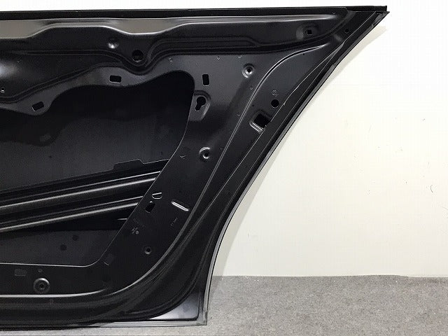 新品!パサートCC 3CC 純正 右ドア 3C8.833.312 3C8 833 056E 未塗装 フォルクスワーゲン(123735)