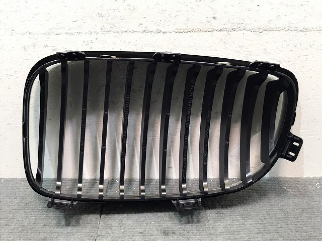 新品!1シリーズ E81/E87 純正 右フロントグリル 51137322210/166440/179656 BMW(123747)