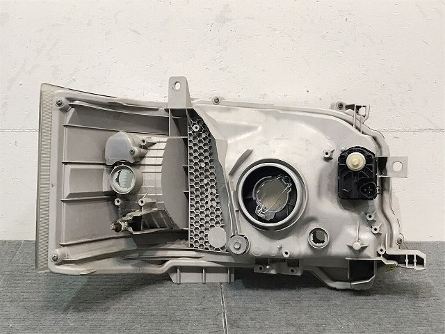 ハイエース/レジアスエース 200系/4型/5型/6型/標準/ワイド 純正 左ヘッドライト/ランプハロゲンレベライザー 刻印71 KOITO 26-131(123813)