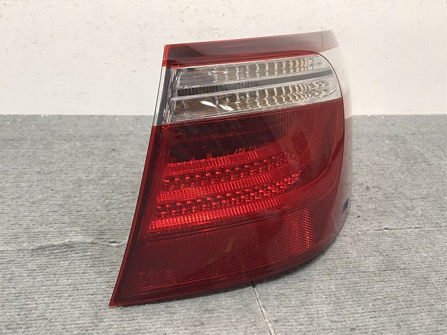 LS/LS460 USF40/USF41/USF45/USF46/UVF45/UVF46 純正 右テールランプ/ライト/レンズ LED KOITO 50-89 レクサス(123978)