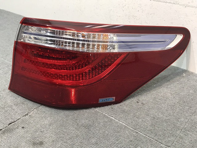 LS/LS460 USF40/USF41/USF45/USF46/UVF45/UVF46 純正 右テールランプ/ライト/レンズ LED KOITO 50-89 レクサス(123978)