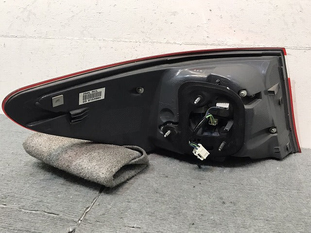 LS/LS460 USF40/USF41/USF45/USF46/UVF45/UVF46 純正 右テールランプ/ライト/レンズ LED KOITO 50-89 レクサス(123978)