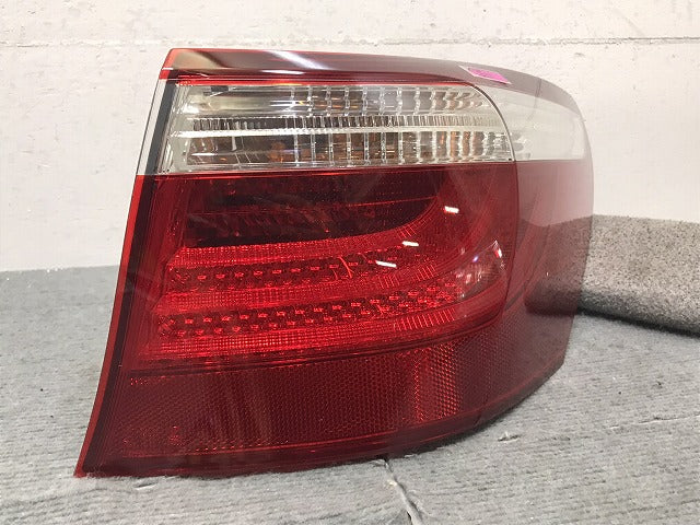 LS/LS460 USF40/USF41/USF45/USF46/UVF45/UVF46 純正 右テールランプ/ライト/レンズ LED KOITO 50-89 レクサス(123987)
