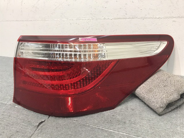 LS/LS460 USF40/USF41/USF45/USF46/UVF45/UVF46 純正 右テールランプ/ライト/レンズ LED KOITO 50-89 レクサス(123987)