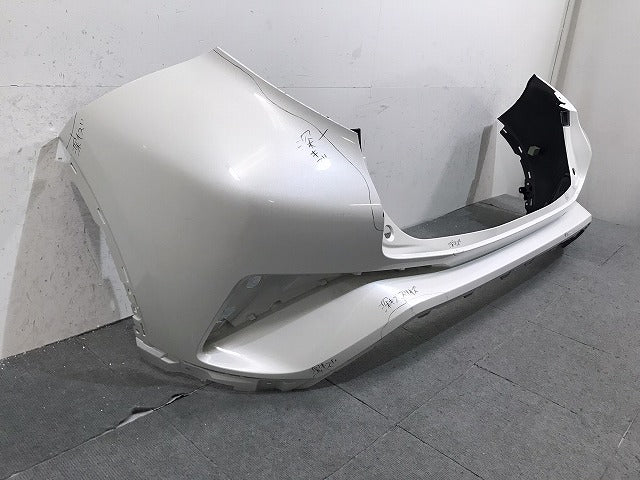 C-HR/CHR ZYX10/ZYX11/NGX50/NGX10 純正 リアバンパー 52159-10300 ホワイト トヨタ(123993)
