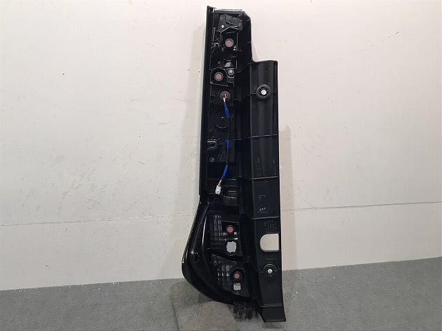 新品!ルーミー/タンク/トール/ジャスティ M900A/M910A/M900S/M910S/M900F/M910F 純正 右テールランプ LED 220-69045 81551-B1180(124028)