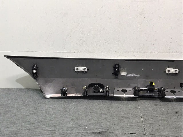 新品!ウィングロード Y11/WFY11/WHNY11/WRY11 純正 リアフィニッシャー 90810 WD000 90810-WD806 日産(124031)