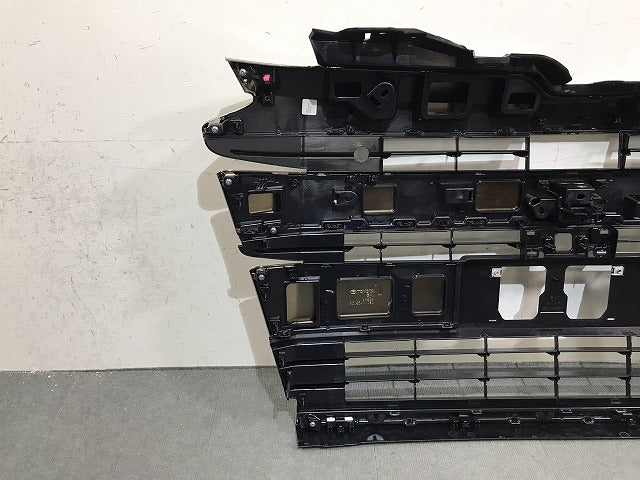 新車外し!ノア/SG/SZ 90/ZWR90W/ZWR95W/MZRA90W/MZRA95W 純正 フロントグリル/ラジエーターグリル カメラ穴付 53101-V1020/53112(124094)