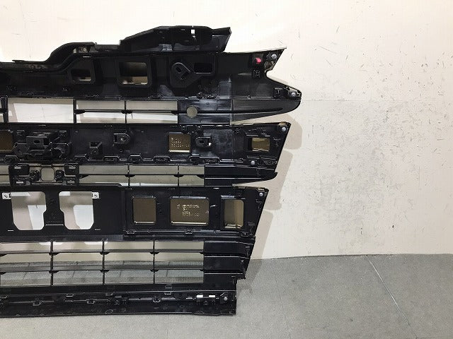 新車外し!ノア/SG/SZ 90/ZWR90W/ZWR95W/MZRA90W/MZRA95W 純正 フロントグリル/ラジエーターグリル カメラ穴付 53101-V1020/53112(124094)