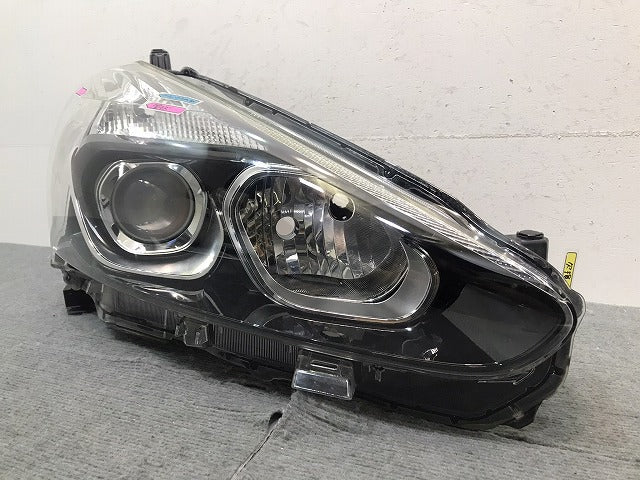 シエンタ 170系/NHP170G/NSP170G/NSP172G/NCP175G 純正 前期 右ヘッドライト/ランプ ハロゲン レベライザー KOITO 52-282 トヨタ(124136)