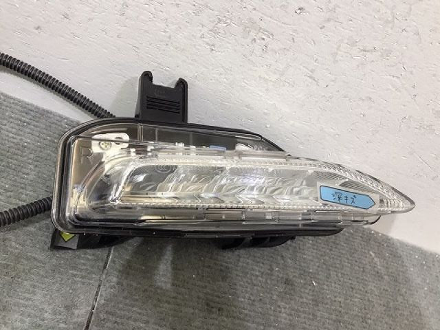 スカイライン V37/YV37/HV37/HNV37 純正 右ウィンカー LED STANLEY W1176 日産(124260)