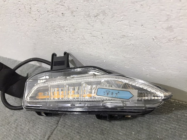 スカイライン V37/YV37/HV37/HNV37 純正 右ウィンカー LED STANLEY W1176 日産(124260)