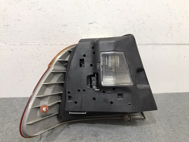 3シリーズ/セダン E46 純正 右テールランプ/ライト/レンズ ハロゲン 8 364 922 BMW(124294)