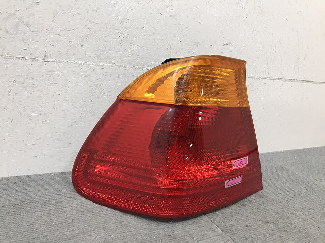 3シリーズ/セダン E46 純正 左テールランプ/ライト/レンズ ハロゲン 8 364 921 BMW(124295)