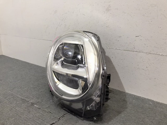 キャスト/スタイル LA250S/LA260S 右ヘッドライト/ランプ LED レベライザー KOITO 100-69020 ダイハツ(124345)