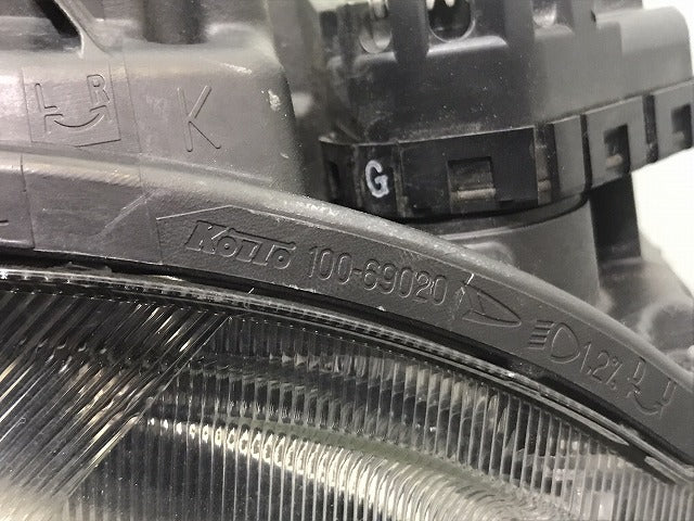 キャスト/スタイル LA250S/LA260S 右ヘッドライト/ランプ LED レベライザー KOITO 100-69020 ダイハツ(124345)