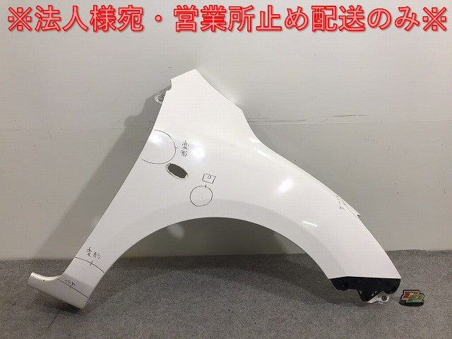 アクセラスポーツ BL5FW/BLFFW/BLEAW/アクセラ/BL5FP/BLFFP/BLEAP/BLEFP 純正 右フロントフェンダー BBM4500T ホワイト マツダ(124348)
