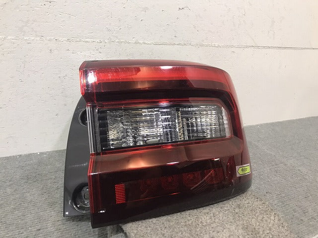 ライズ/ロッキー A200A/A210A/A200S/A210S 純正 右テールランプ/ライト/レンズ LED ICHIKOH D248 81551-B1200 トヨタ(124412)
