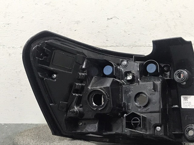 ライズ/ロッキー A200A/A210A/A200S/A210S 純正 右テールランプ/ライト/レンズ LED ICHIKOH D248 81551-B1200 トヨタ(124412)