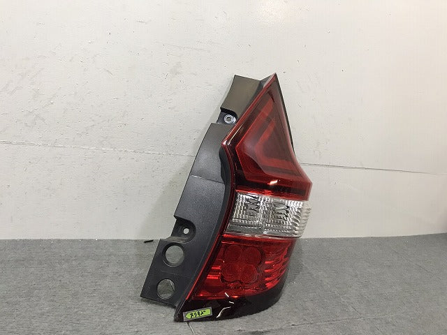 ノート E12/HE12/NE12/SNE12 純正 後期 右テールランプ/ライト/レンズ LED ICHIKOH D202 26554-5WK0B 日産(124490)