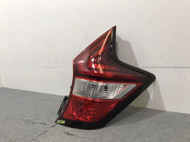 ノート E12/HE12/NE12/SNE12 純正 後期 右テールランプ/ライト/レンズ LED ICHIKOH D202 26554-5WK0B 日産(124490)