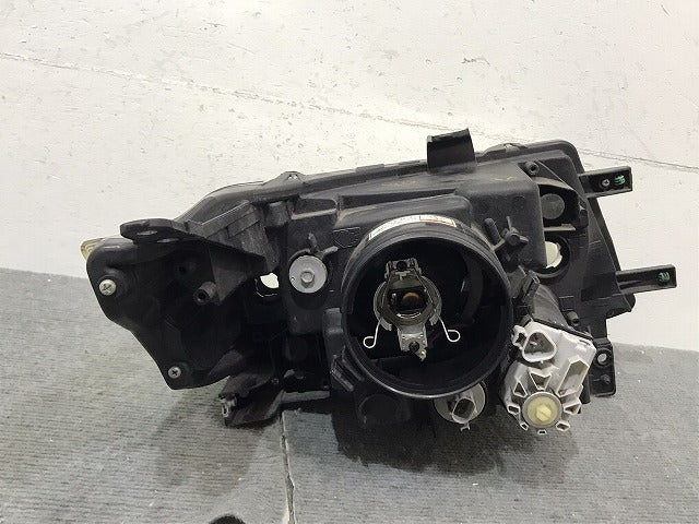 ワゴンR/スティングレ- MH23S 純正 左ヘッドライト/ランプ キセノン HID レベライザー 刻印ハ KOITO 100-59191 35320-70K61 スズキ(124513)