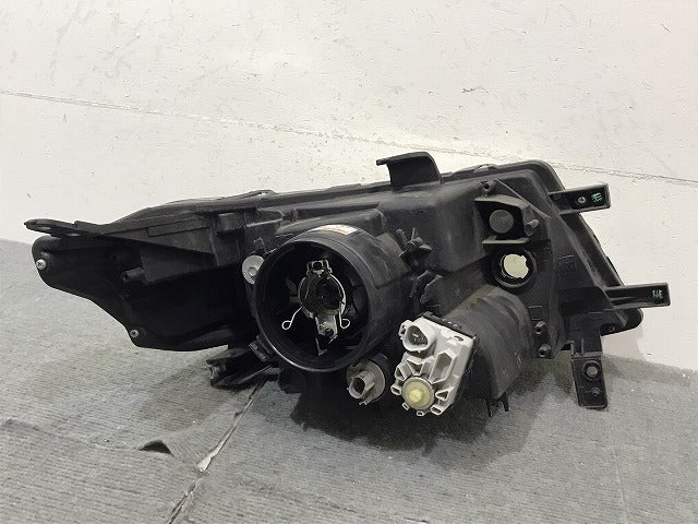 ワゴンR/スティングレ- MH23S 純正 左ヘッドライト/ランプ キセノン HID レベライザー 刻印ハ KOITO 100-59191 35320-70K61 スズキ(124513)