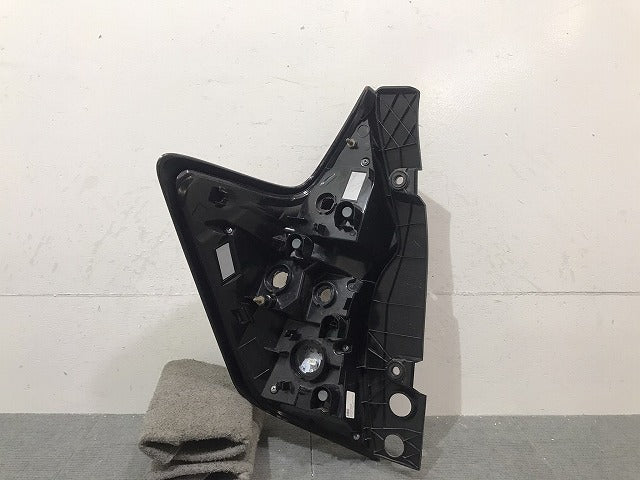 ノート E12/HE12/NE12/SNE12 純正 後期 右テールランプ/ライト/レンズ LED ICHIKOH D202 日産(124767)