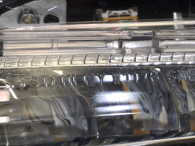 スカイライン V37/YV37/HV37/HNV37/ZV37 純正 左ウィンカー LED STANLEY W1176 日産(124770)