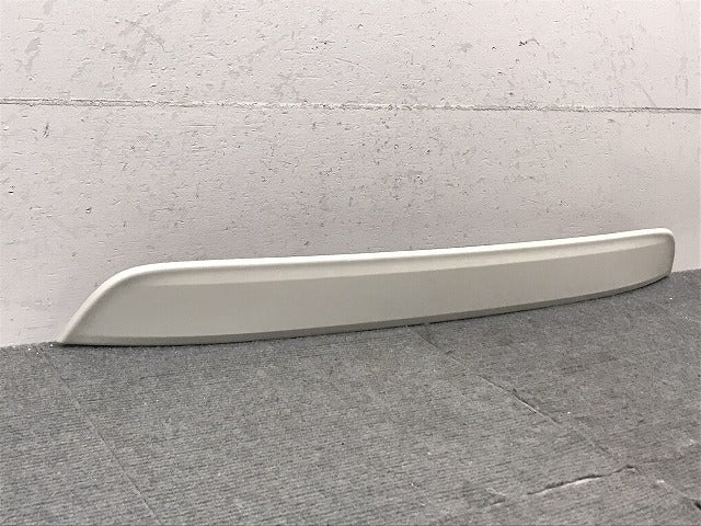キックス P15 純正 リアガーニッシュ 90810-5RF0A ブリリアントホワイトパール QAB 日産(124793)