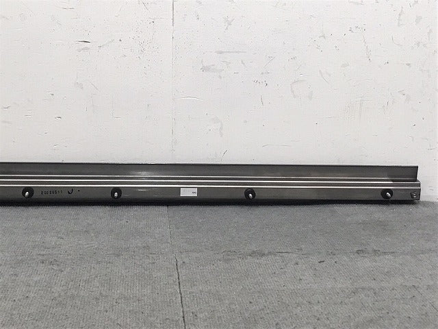 新品!キャラバンNV350 E26 純正 右リアスライドドアガイドレール 77760-5YE1A 日産(124919)