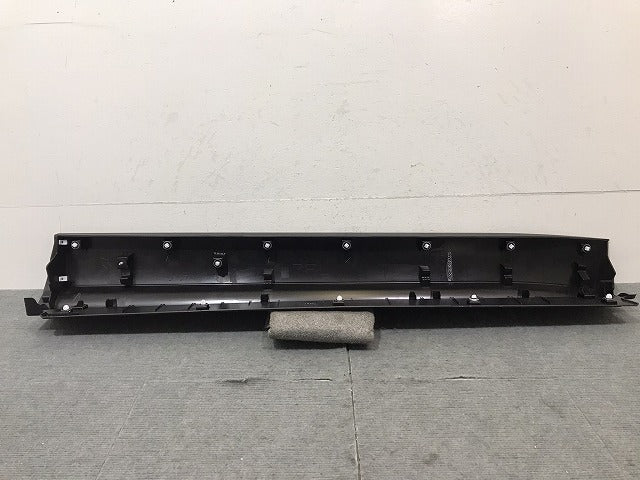 新車取り外し!クラウン/クロスオーバー TZSH35/AZSH35 純正 左フロントドアサイドパネル 75074-30020 素地 トヨタ(125183)