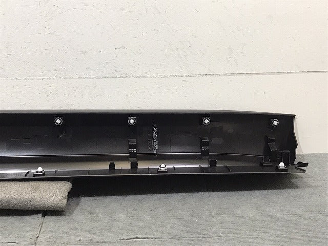新車取り外し!クラウン/クロスオーバー TZSH35/AZSH35 純正 左フロントドアサイドパネル 75074-30020 素地 トヨタ(125183)