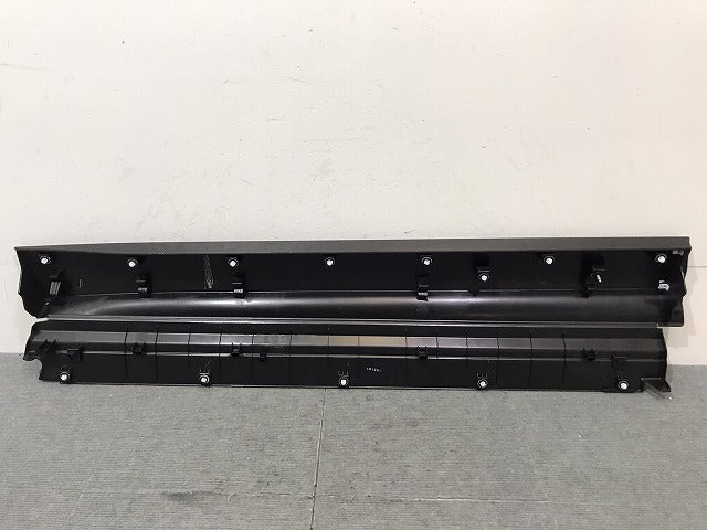 新車取り外し!クラウン/クロスオーバー TZSH35/AZSH35 純正 右フロントドアサイドパネル 75073-30020 素地 トヨタ(125187)
