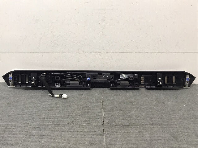 セレナ/ハイウェイスター C27/GC27/GFC27/GNC27/GFNC27/HFC27/HC27 純正 リアガーニッシュ 90810 5T※5A 日産(125229)