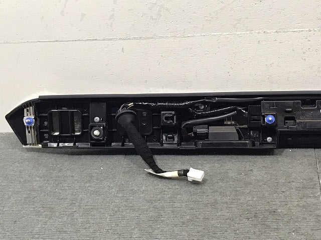 セレナ/ハイウェイスター C27/GC27/GFC27/GNC27/GFNC27/HFC27/HC27 純正 リアガーニッシュ 90810 5T※5A 日産(125229)