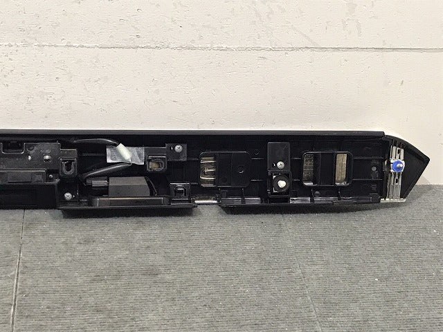 セレナ/ハイウェイスター C27/GC27/GFC27/GNC27/GFNC27/HFC27/HC27 純正 リアガーニッシュ 90810 5T※5A 日産(125229)