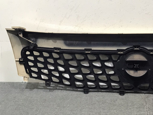 モコ MG33S 純正 フロントグリル/ラジエーターグリル 71742-50MA ミルクティーベージュメタリック ZGF 日産(125238)
