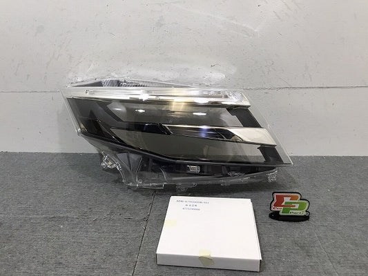 新品!ルーミー/カスタム M900A/M910A 純正 右ヘッドライト/ランプ レンズカバー 8110A-B1040 トヨタ(125243)