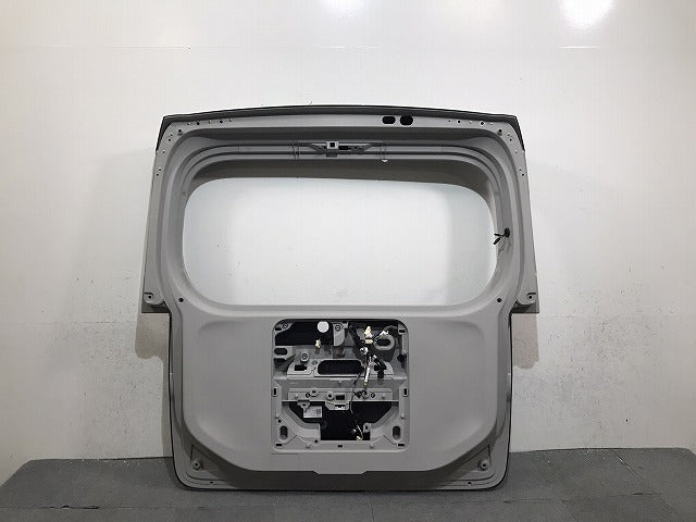 タント LA600S/LA610S 純正 リアゲート 内張り付 67149-B2380 ブラックマイカメタリック X07 ダイハツ(125248)