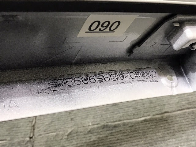 新車取外!ランドクルーザー/ランクル FJA300W/VJA300W 純正 左リアクォーター/オーバーフェンダー/フェンダーモール 75606-60120/1/2(125377)