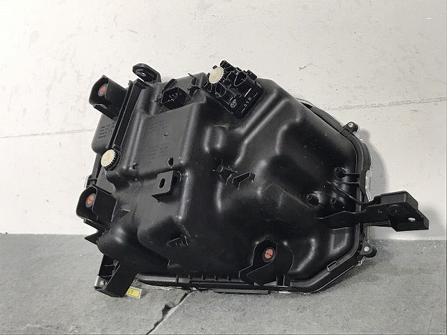 タフト LA900S/LA910S 純正 左ヘッドライト/ランプ LED レベライザー KOITO 100-6907D ダイハツ(125438)